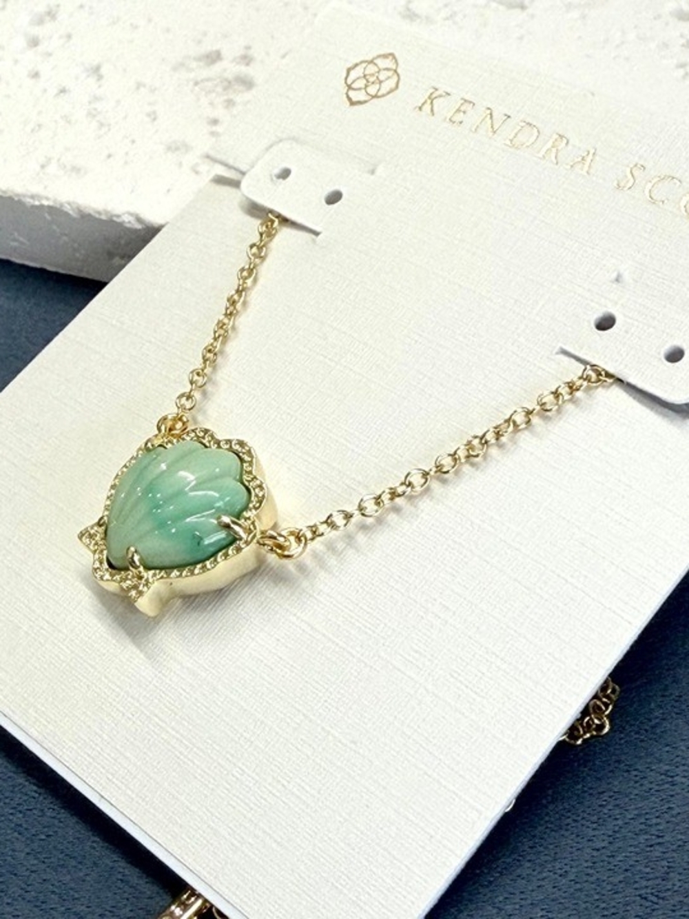 Kendra Scott Brynne Gold Shell Short Pendant Necklace in Sea Green Chrysocolla - Picture 2 of 4